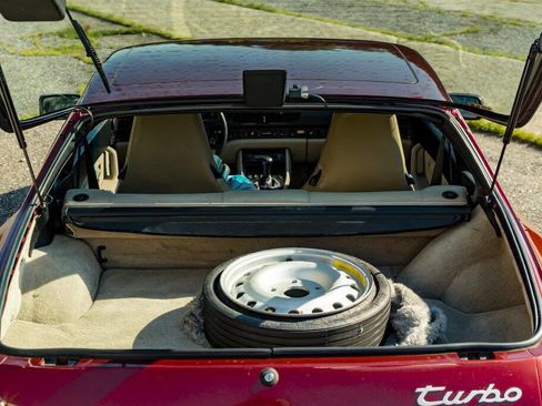 Used 1986 Porsche 944 Turbo image 34