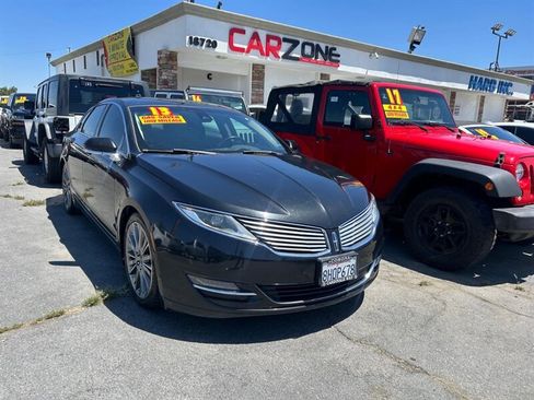 Used 2013 Lincoln MKZ AWD image 3