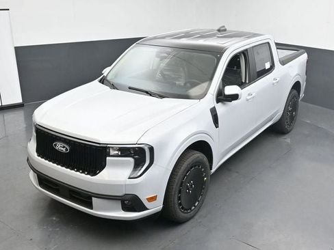New 2026 Ford Maverick Lobo AWD/4WD image 17