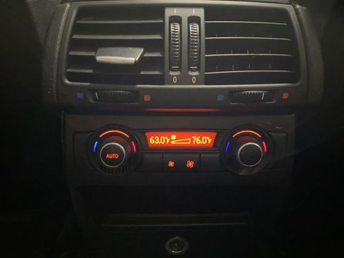 Used 2011 BMW X5 xDrive35d image 22