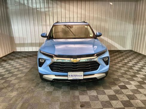 Used 2024 Chevrolet TrailBlazer LT w/ LT Cold Weather Package image 3