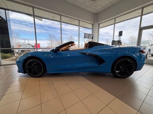Used 2021 Chevrolet Corvette Stingray Premium Conv w/ Z51 Performance Package RWD image 2