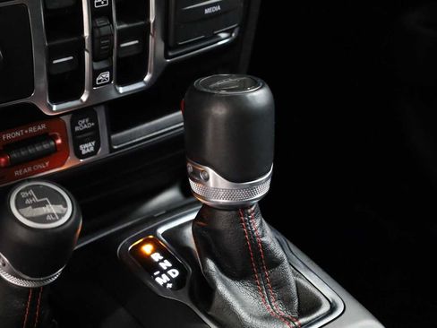 Used 2021 Jeep Gladiator Rubicon image 25