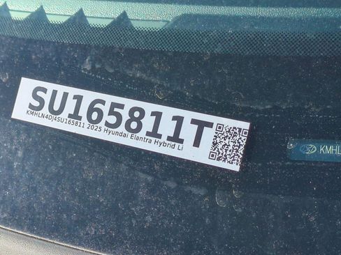 Certified 2025 Hyundai Elantra Limited image 38