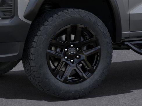 New 2025 Chevrolet Colorado Trail Boss w/ Midnight Edition image 9