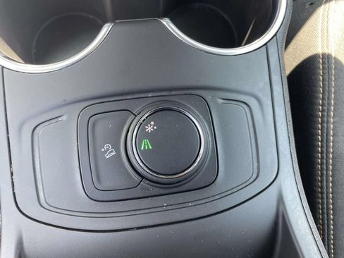 Used 2019 GMC Terrain SLE FWD image 29