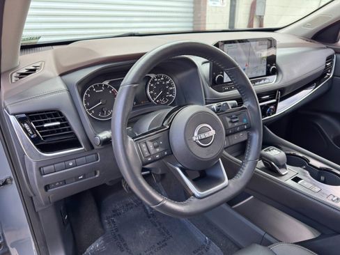 Used 2023 Nissan Rogue SL w/ SL Premium Package FWD image 13
