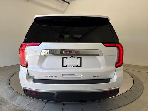Used 2022 GMC Yukon XL SLT w/ SLT Premium Package AWD/4WD image 6