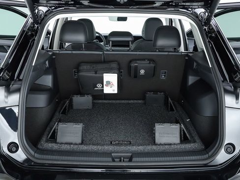 New 2026 Volkswagen Tiguan SE image 29