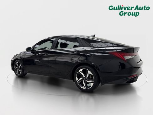 Used 2022 Hyundai Elantra Limited FWD image 4