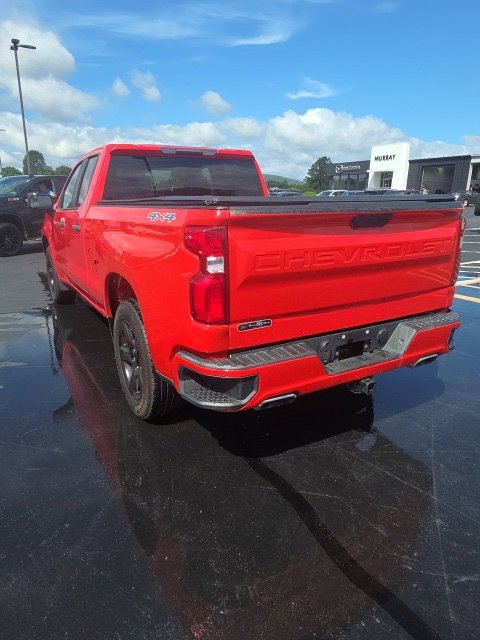 Used 2020 Chevrolet Silverado 1500 Custom w/ Custom Value Package AWD/4WD image 8