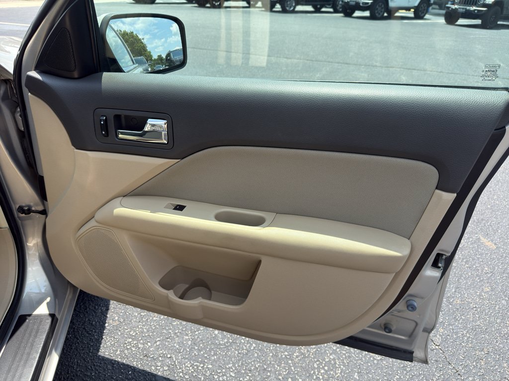 Used 2010 Ford Fusion SE FWD image 32