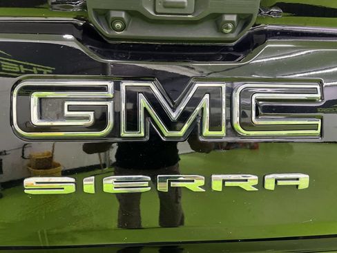 Used 2024 GMC Sierra 1500 Elevation w/ X31 Off-Road Package AWD/4WD image 13