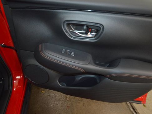 Used 2025 Honda HR-V Sport image 11