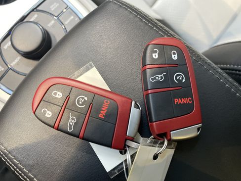 Used 2021 Jeep Grand Cherokee Trackhawk AWD/4WD image 47