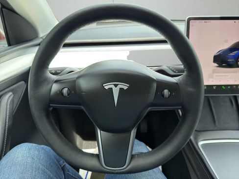 Used 2022 Tesla Model Y Long Range AWD/4WD image 14