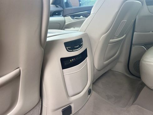 Used 2016 Cadillac Escalade Premium AWD/4WD image 18