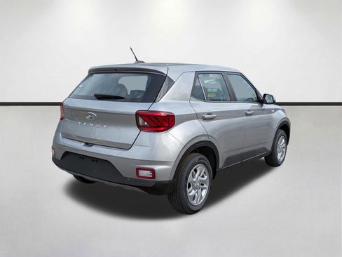 New 2026 Hyundai Venue SE FWD image 5