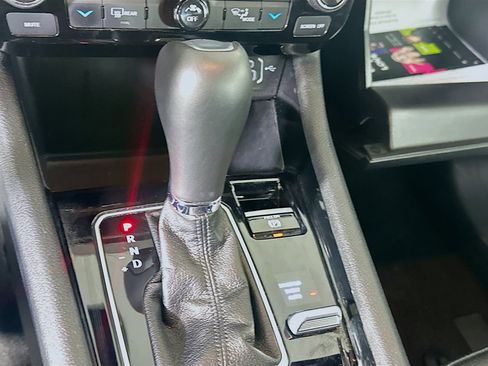 Used 2025 Jeep Compass Limited image 24