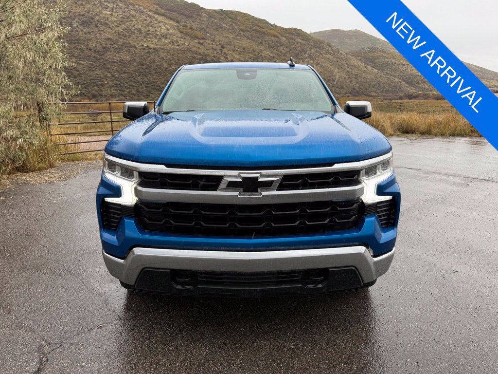 Used 2024 Chevrolet Silverado 1500 LT w/ Leather Package AWD/4WD image 2