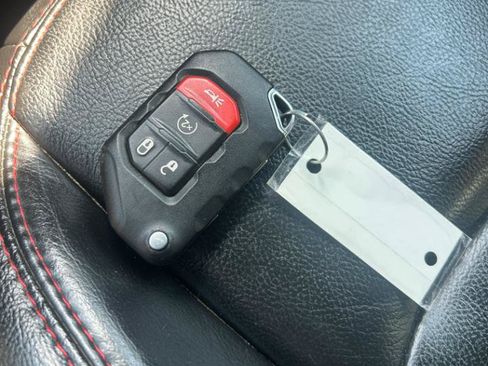 Used 2019 Jeep Wrangler Unlimited Rubicon AWD/4WD image 30