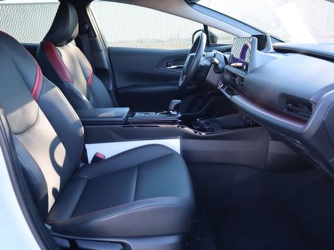 Certified 2025 Toyota Prius Plug-In Hybrid image 19