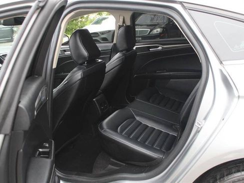 Used 2020 Ford Fusion SEL FWD image 24