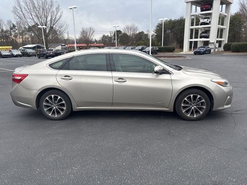 Used 2018 Toyota Avalon XLE Plus image 6