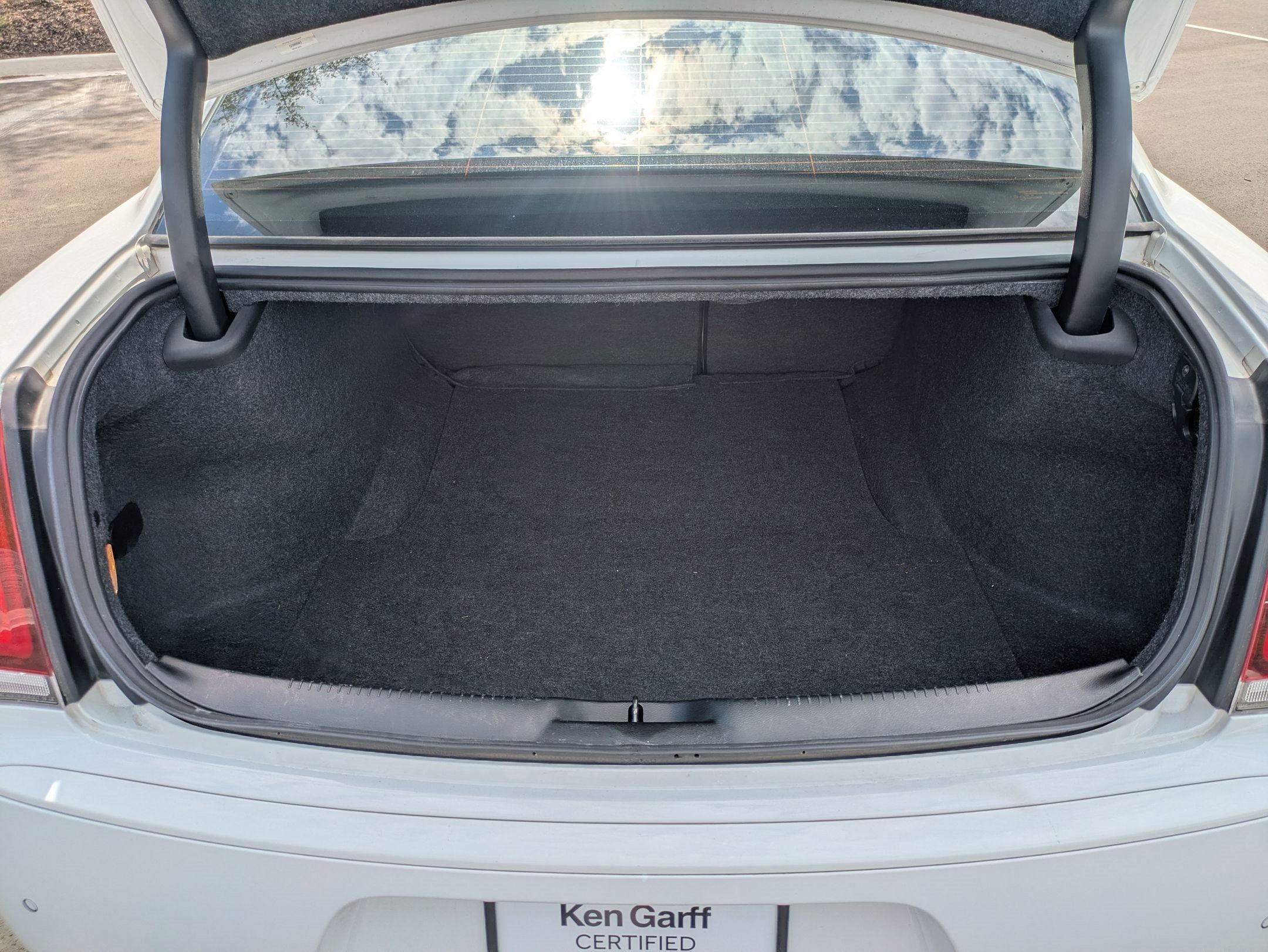 Used 2023 Chrysler 300 Touring L w/ Safetytec Plus Group RWD image 28