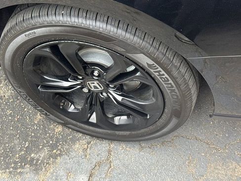 Certified 2025 Honda Accord SE image 4