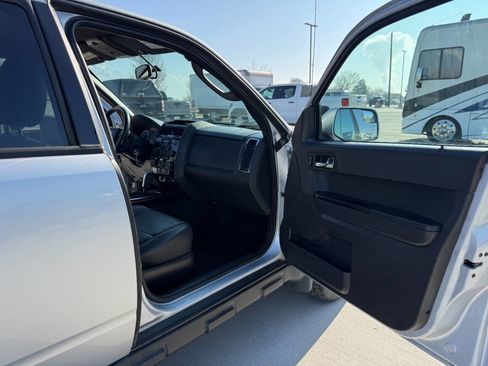 Used 2011 Ford Escape Limited image 20
