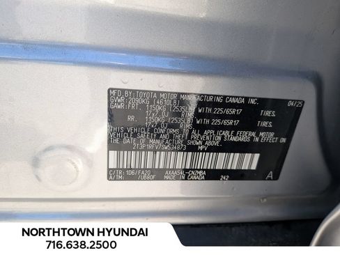 Used 2025 Toyota RAV4 XLE AWD/4WD image 34