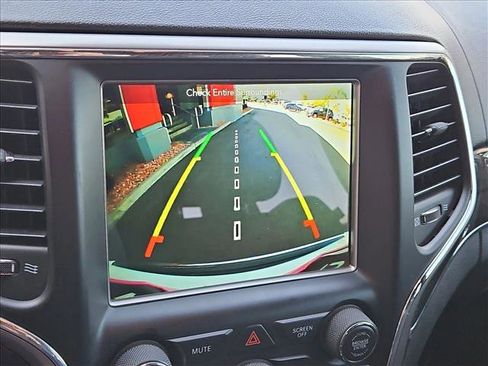 Used 2018 Jeep Grand Cherokee Overland image 20