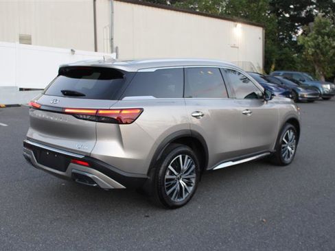 Used 2023 INFINITI QX60 Sensory w/ Vision Package image 8