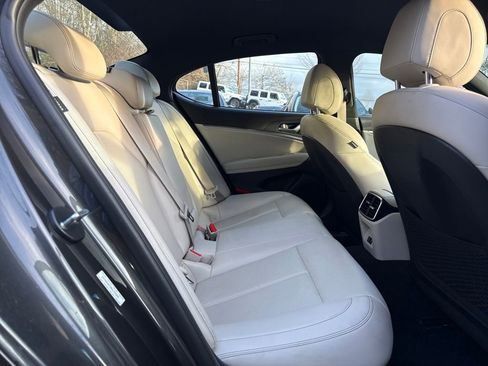 Used 2024 Genesis G70 2.5T image 10