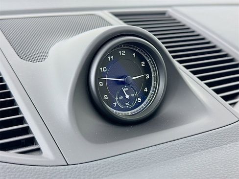 Used 2023 Porsche Macan Turbo image 18