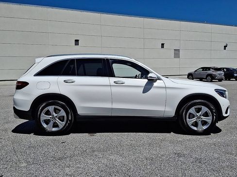 Used 2018 Mercedes-Benz GLC 300 4MATIC image 10