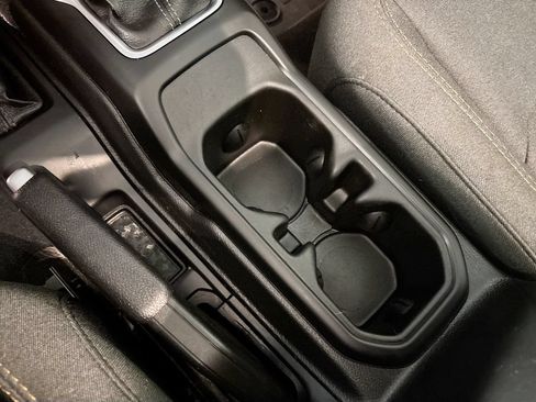 Used 2024 Jeep Wrangler Unlimited AWD/4WD image 15