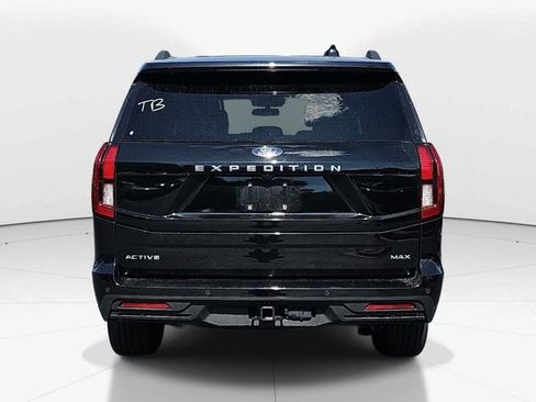 Used 2025 Ford Expedition Max Active RWD image 4