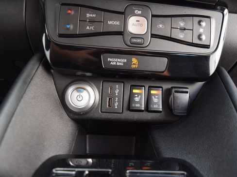 Used 2022 Nissan Leaf SV image 60