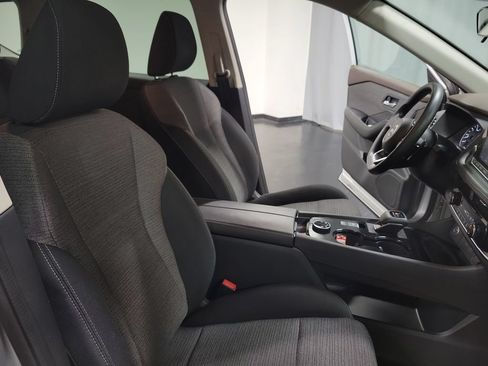Used 2022 Nissan Rogue SV AWD/4WD image 30