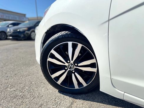 Used 2018 Honda Fit EX image 9