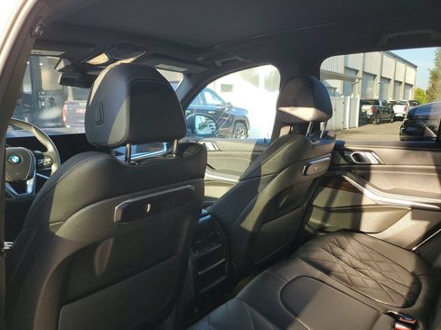 Used 2026 BMW X5 xDrive40i AWD/4WD image 9