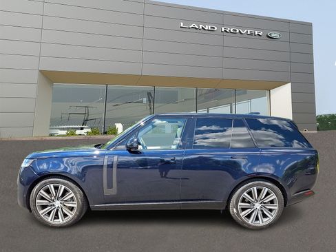 Used 2023 Land Rover Range Rover SE AWD/4WD image 6