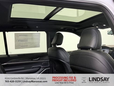 New 2025 Jeep Grand Cherokee L Limited w/ Luxury Tech Group II image 11