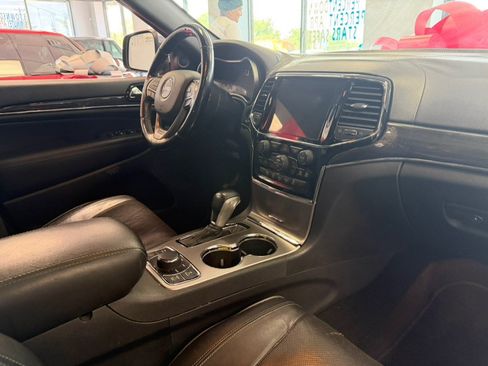 Used 2020 Jeep Grand Cherokee Overland AWD/4WD image 60