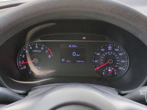 Certified 2022 Kia Soul LX w/ Technology Package FWD image 25