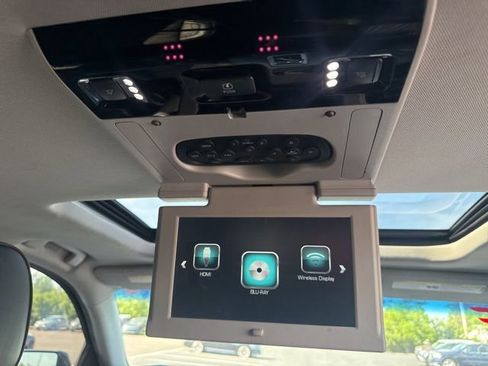 Used 2018 GMC Yukon Denali w/ Denali Ultimate Package AWD/4WD image 15