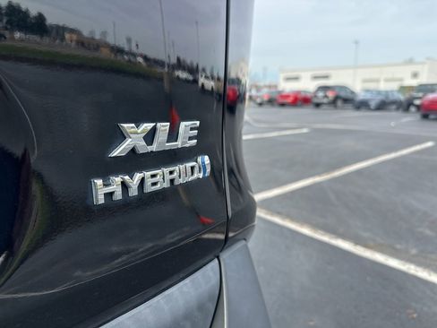 Certified 2022 Toyota RAV4 XLE Premium image 44