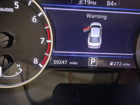 Used 2024 Nissan Sentra SV FWD image 27